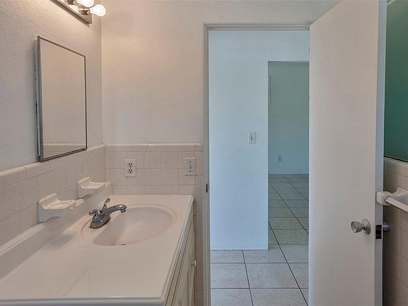 4th image of 119 175th Terrace Dr E #2
