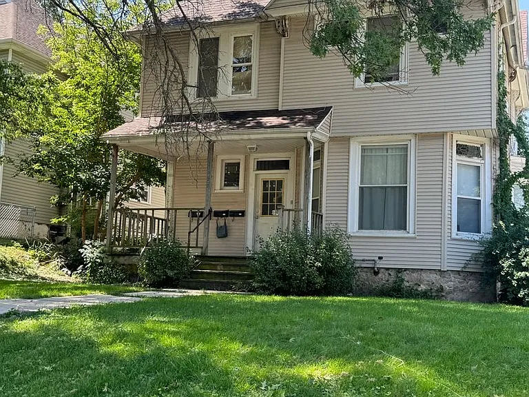 1228 Tremont Ave — Photo 1