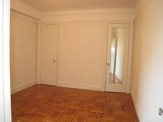 Rented by Metropolitan Equities | media 20