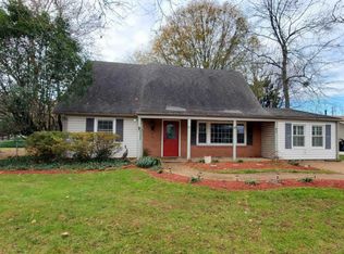 4433 Majestic Ln, Fairfax, VA 22033