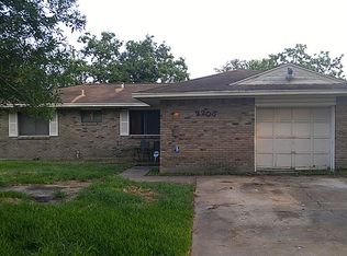 2205 20th Ave N, Texas City, TX 77590