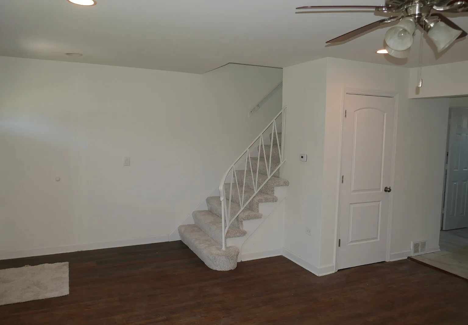 3 bed, 1.5 bath, 1605 sqft, $2,400 — Photo 4