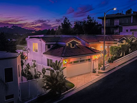 2nd image of 2383 Mount Olympus Dr