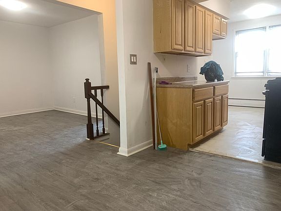 5th image of 6042 75th St #2