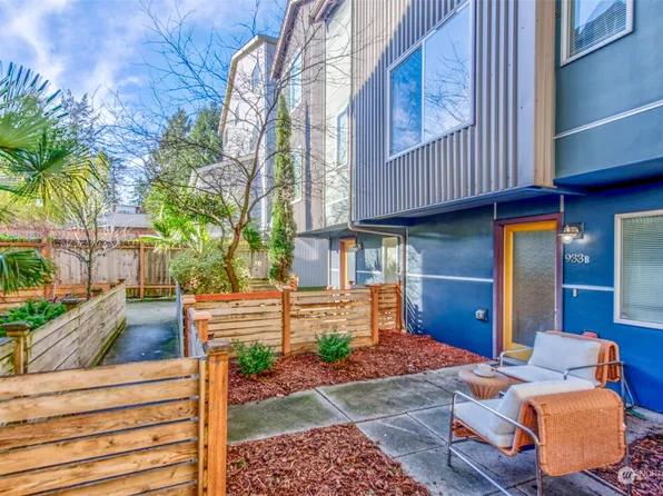 933 N 98th Street #B, Seattle, WA 98103