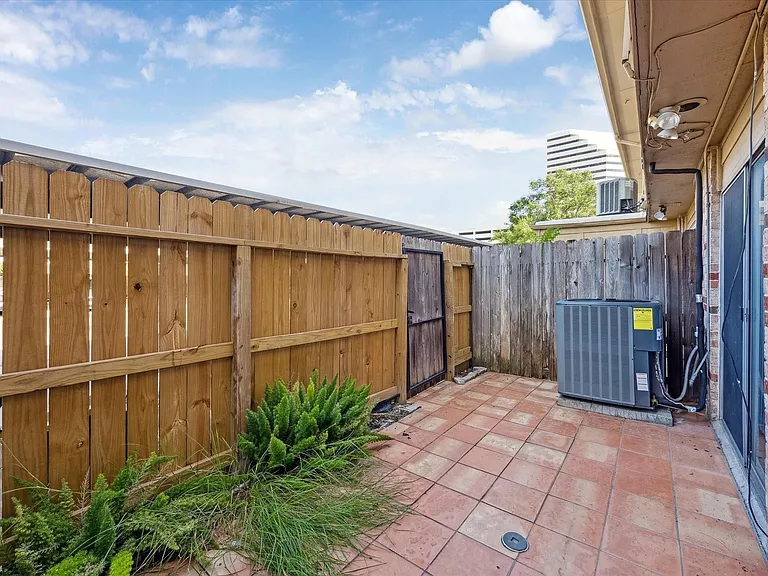 2501 Bering Dr #5 — Photo 11