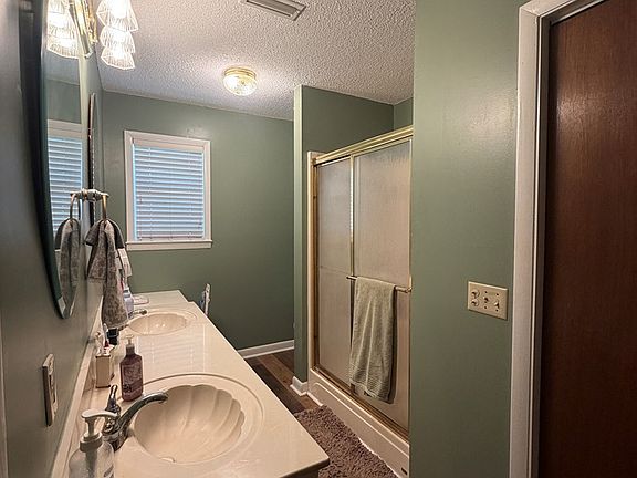 5th image of 137 Highland St