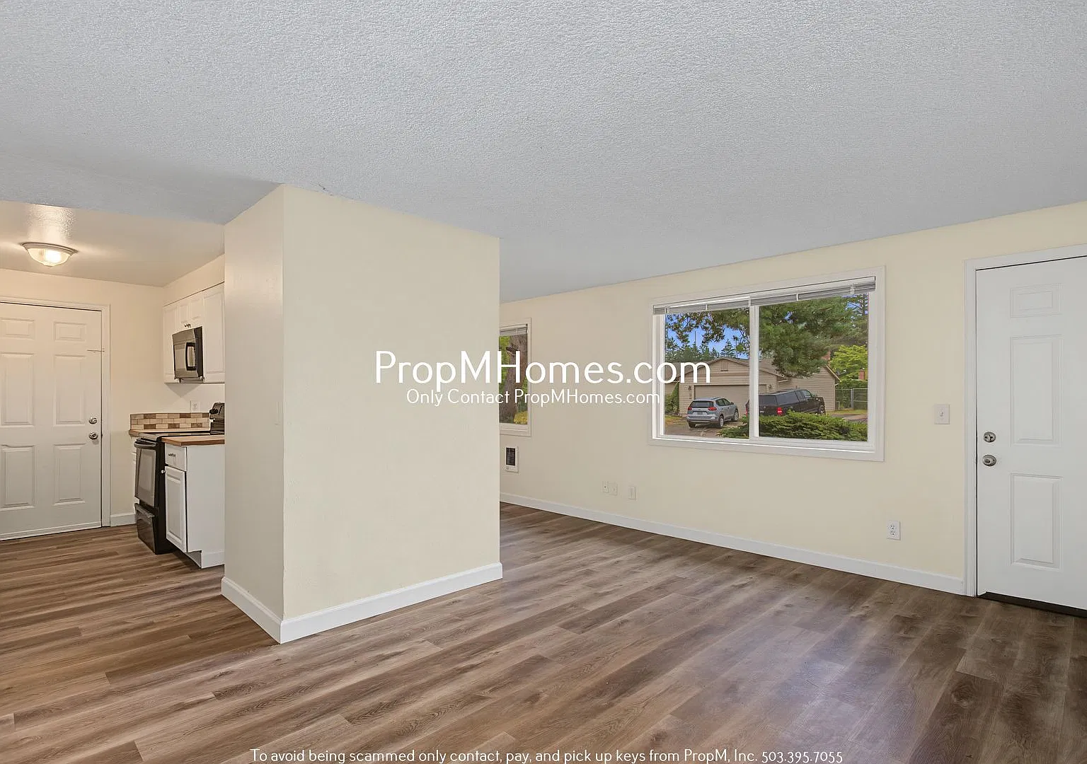 Updated Three Bedroom Duplex in NE Gresham! — Photo 4