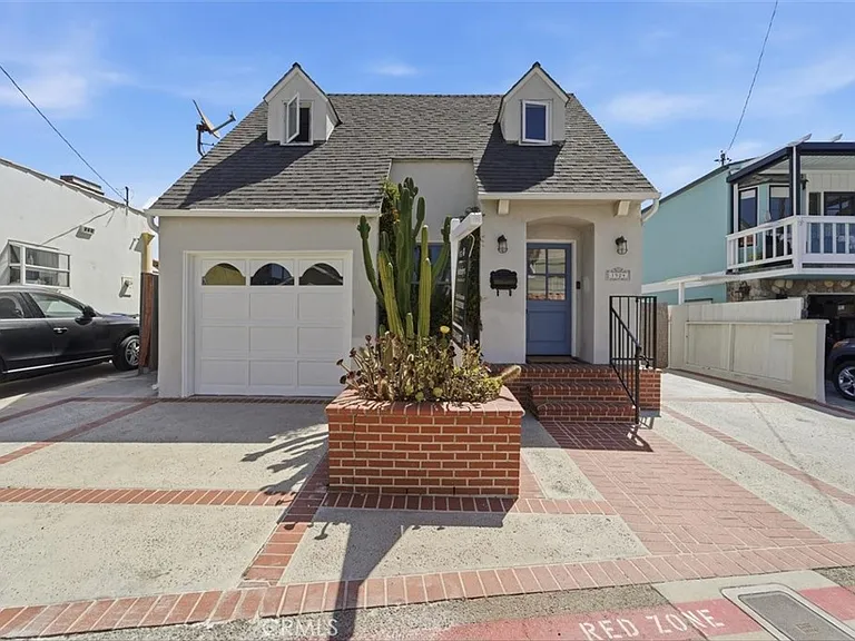 1924 Loma Dr — Photo 1