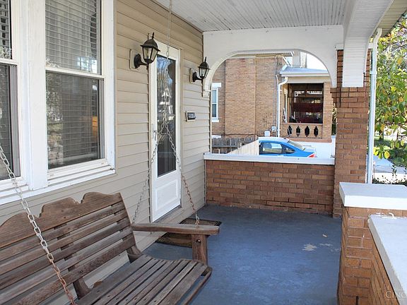 3rd image of 3605 Woodbine Ave