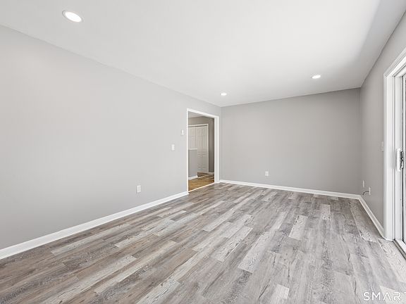 4th image of 185 Eastside Boulevard