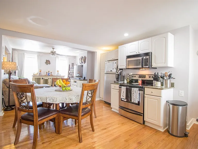 58 Marion St — Photo 4