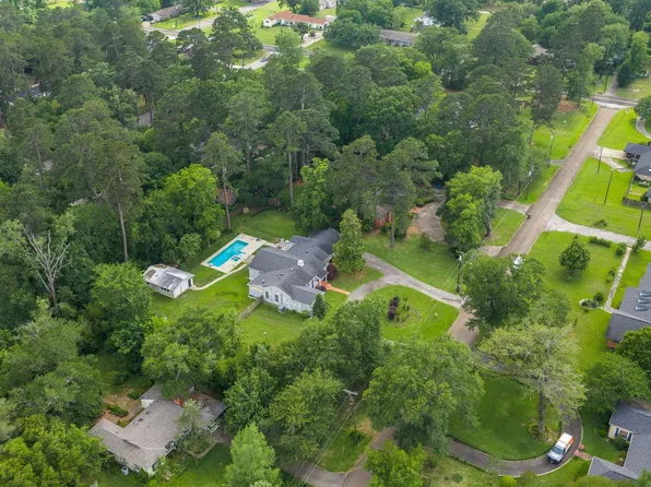 709 Pinetree Ln, Lufkin, TX 75904