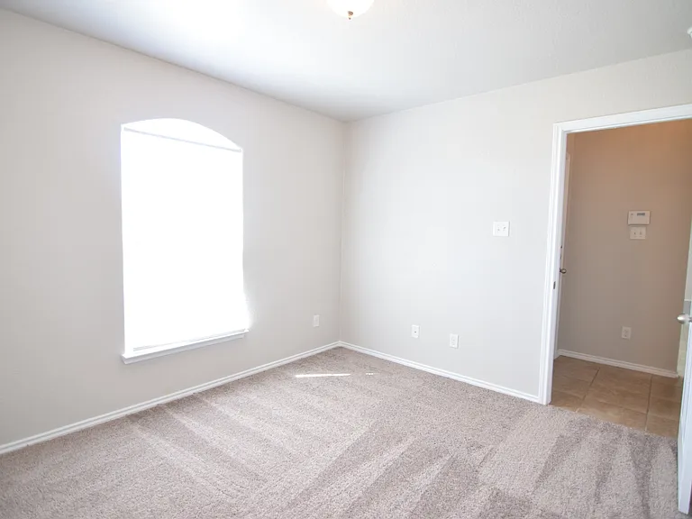 403 Constellation Dr — Photo 16