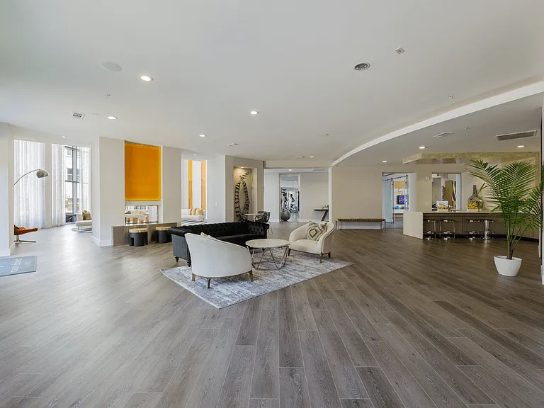 Maple District Lofts — Photo 14