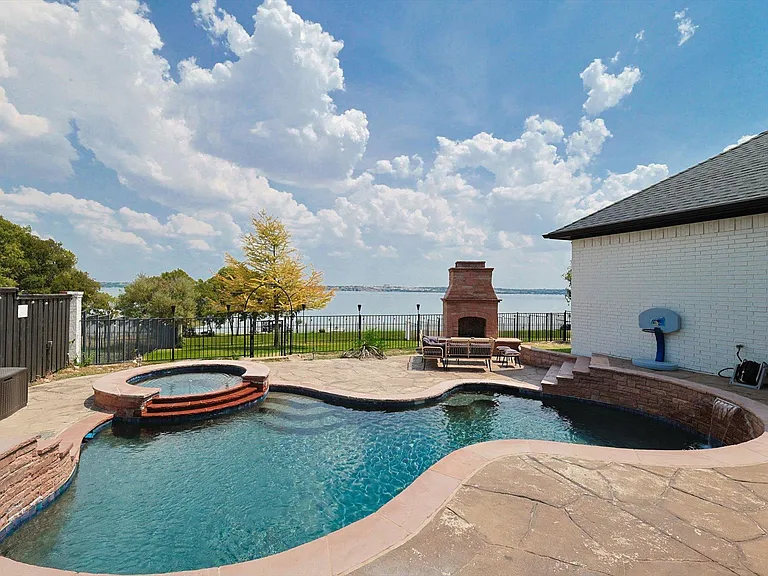 4710 Scenic Dr — Photo 32