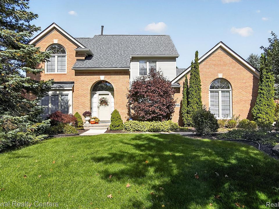 1st image of 47708 Royal Pointe Dr
