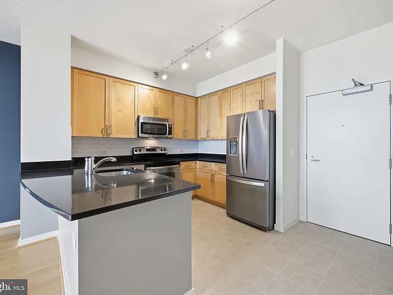 437 New York Ave NW #1005 — Photo 8