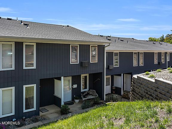 2nd image of D4 Hillside Ave #D4