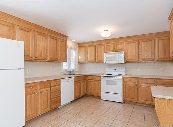Kitchen with tons of counter space!