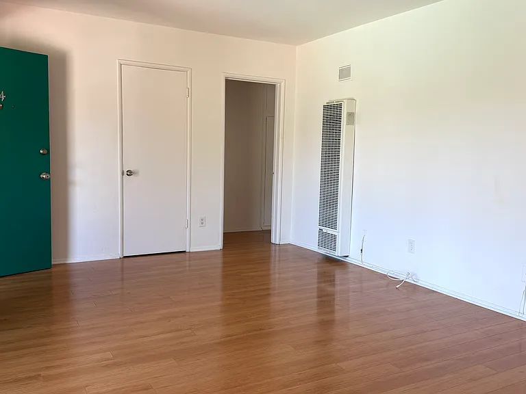 262 S Sycamore Ave #20 — Photo 24