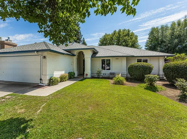1442 Goshen Ave, Clovis, CA 93611