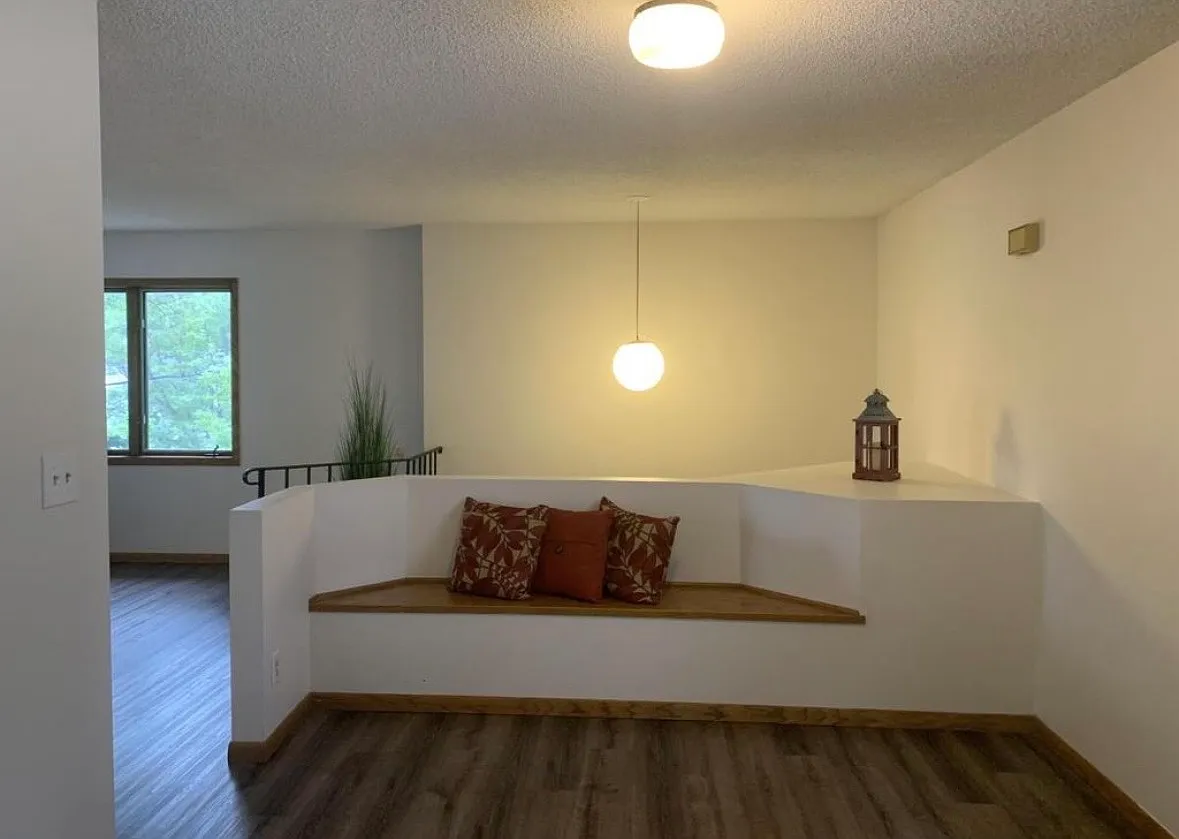 3 bed, 1.5 bath, 2100 sqft, $750 — Photo 4