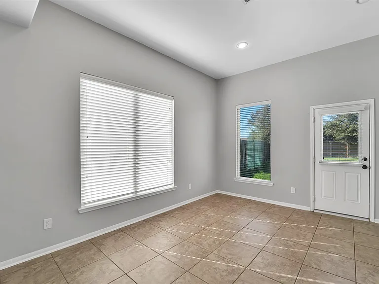 5407 Baronet Dr — Photo 11