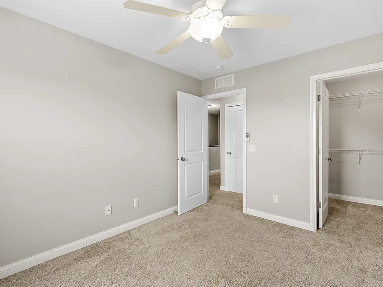 5015-5091 Devils Glen Rd #5021 — Photo 12