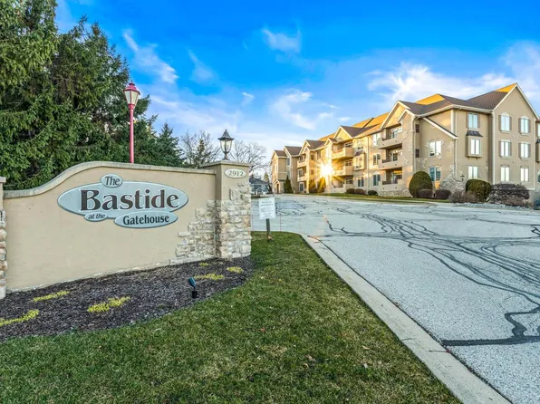 2912 North University DRIVE #108, Waukesha, WI 53188