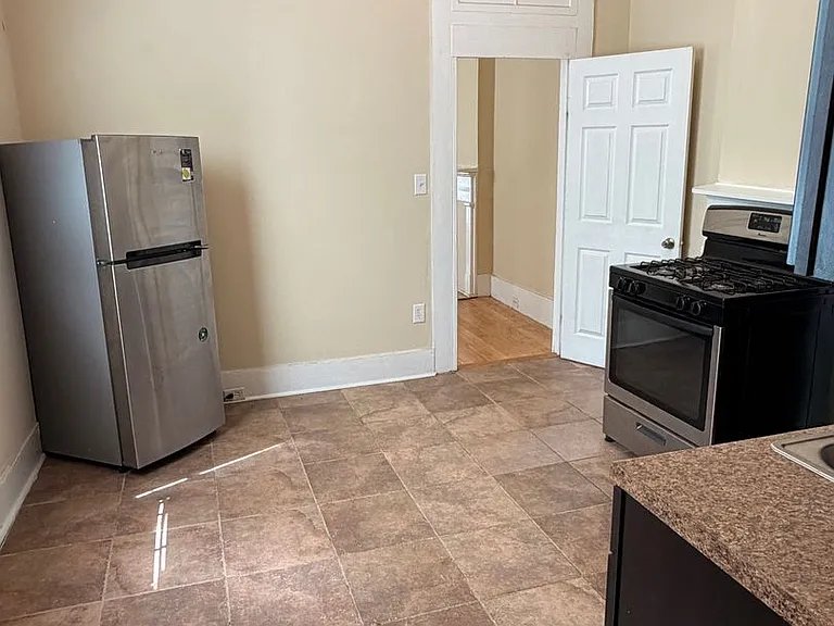 2909-2911 Orleans Ave #2909 — Photo 7