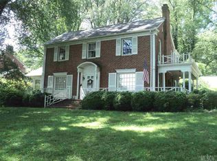 302 Woodside Pl SW, Lenoir, NC 28645