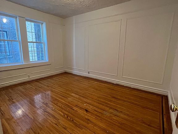 4th image of 2705 Webb Ave #51