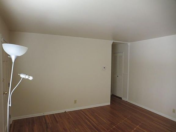4th image of 511 Sandalwood Dr