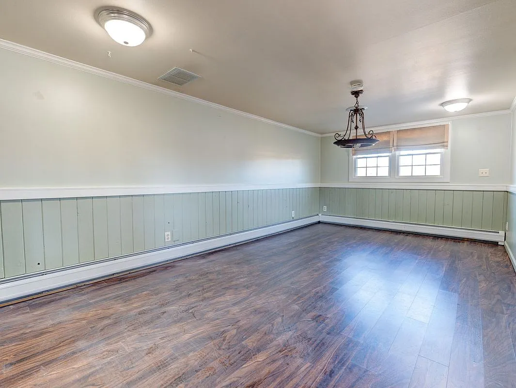 2 bed, 1.0 bath, 900 sqft, $2,150 — Photo 3