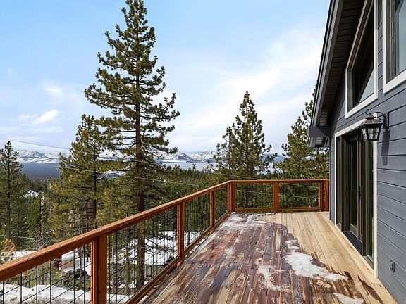 4th image of 520 Laurel Ln