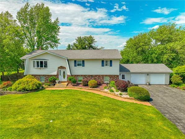 3115 Rick Rd N, Schnecksville, PA 18078