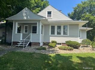 1536 W Genesee St, Lapeer, MI 48446