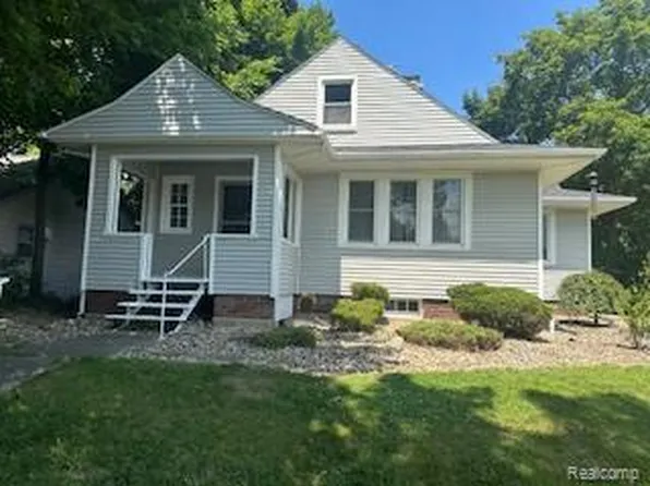 1536 W Genesee St, Lapeer, MI 48446