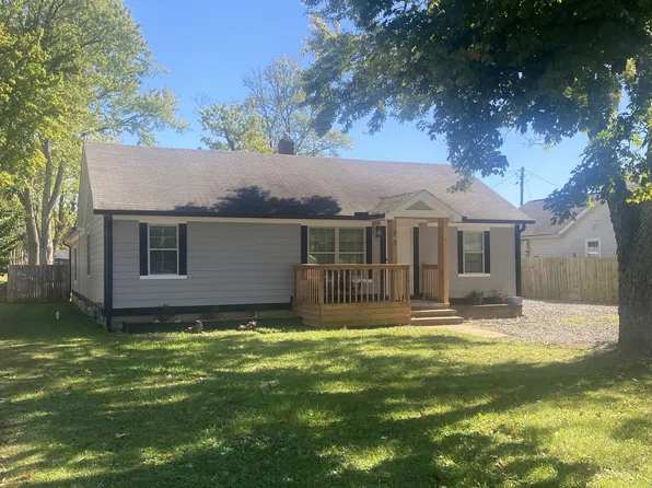 303 N Russell St, Portland, TN 37148
