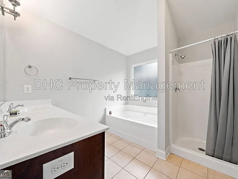 1765 Stoney Creek Dr SE — Photo 12