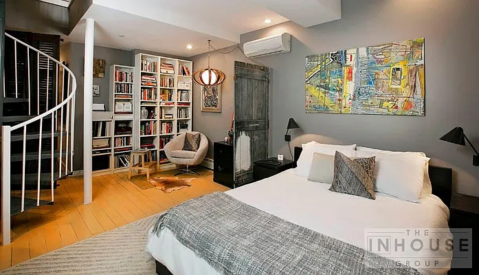 Sold by The InHouse Group | media 30