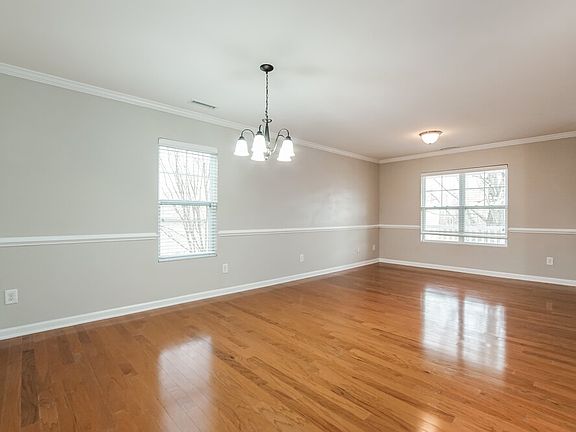 5th image of 167 Woodcreek Ln