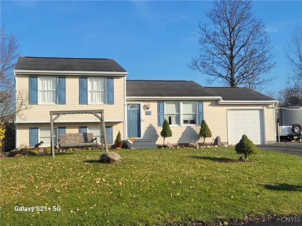 7804 Anadale Ln, Liverpool, NY 13090