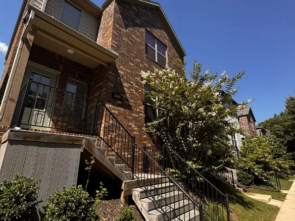 2369 E Amherst Aly, Fayetteville, AR 72703