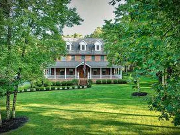 40 Forest Ln, Fayetteville, WV 25840