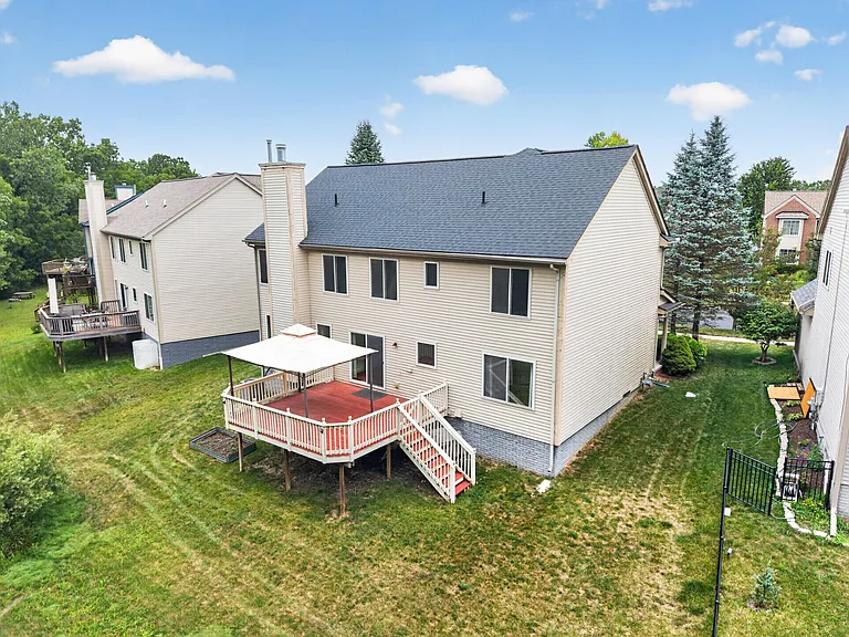 392 Sedgewood Ln — Photo 47
