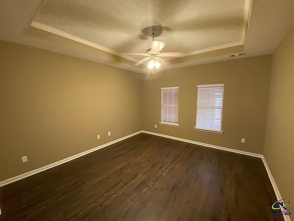 4th image of 104 Village Walk