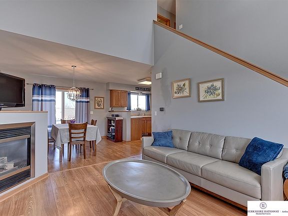 2nd image of 15834 Cherrywood St