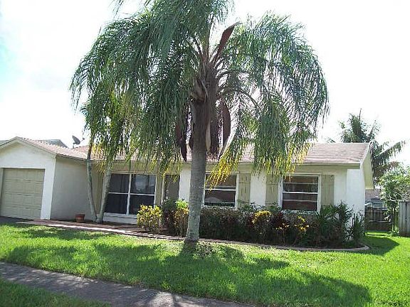 2nd image of 11840 NW 39th Pl